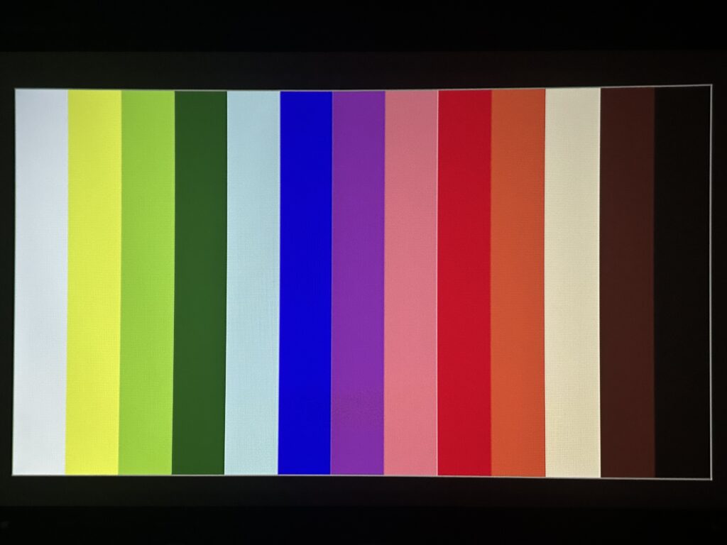Adget Pocket Projectorで映す13色のカラー