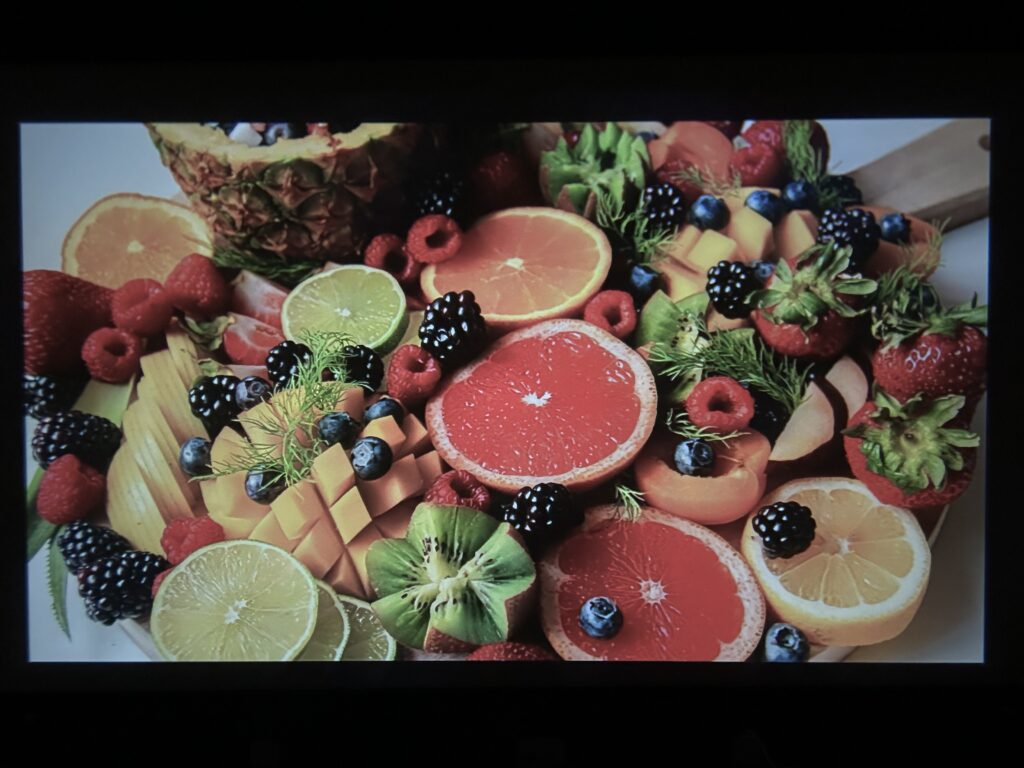 HY300で映したフルーツたち
