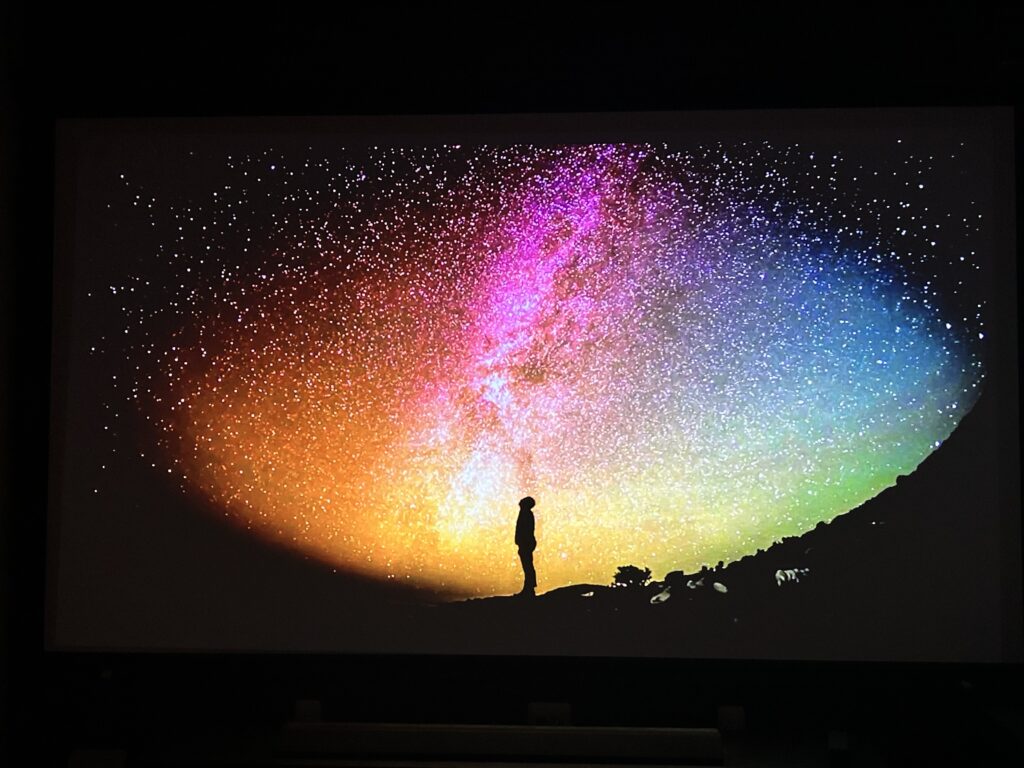 Nebula Cosmos Laser 4K 100インチの星空の映像
