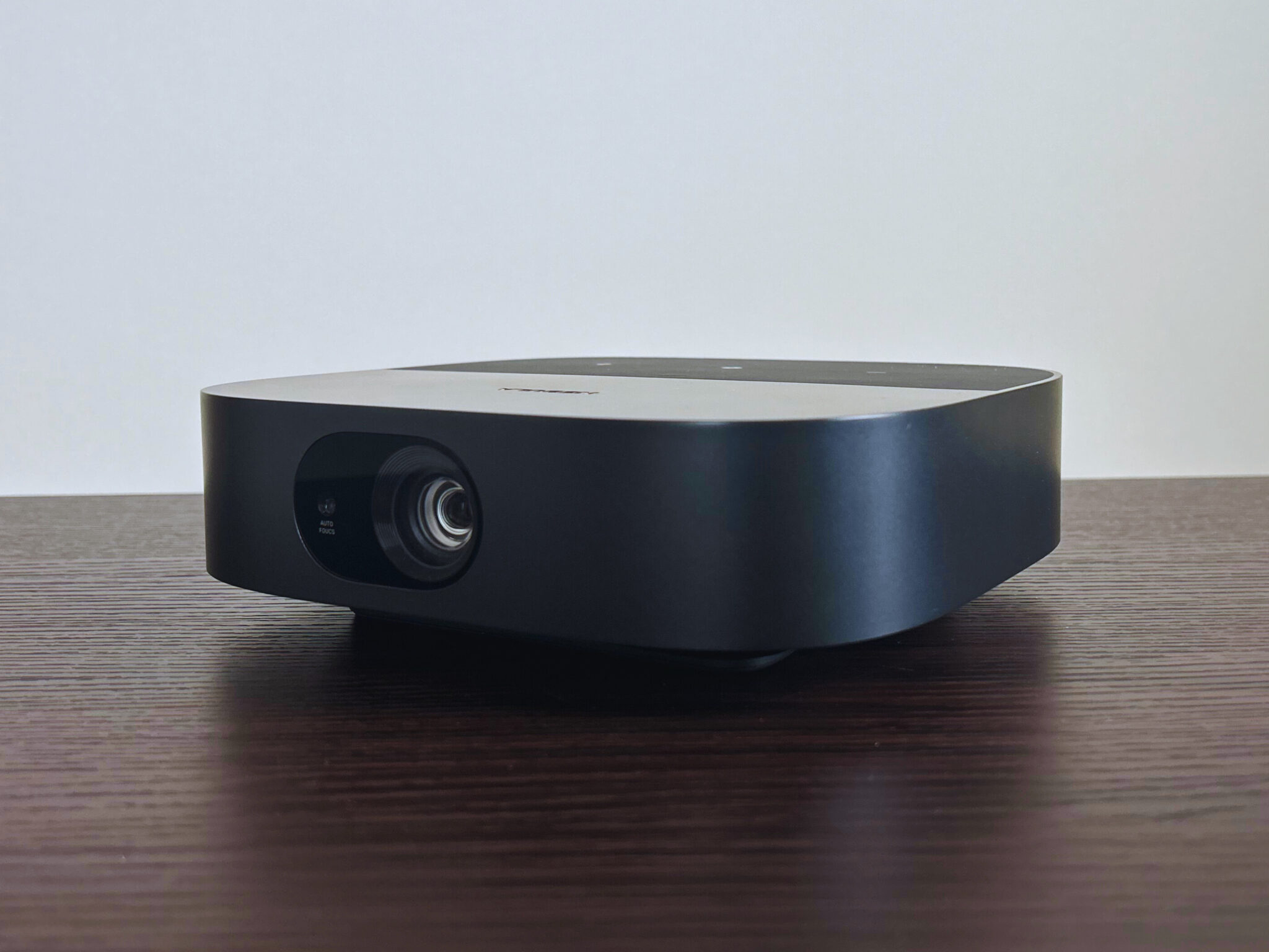【どこでもすぐに映画館】Nebula Vega Portableを徹底レビュー【万能モバイルプロジェクター】