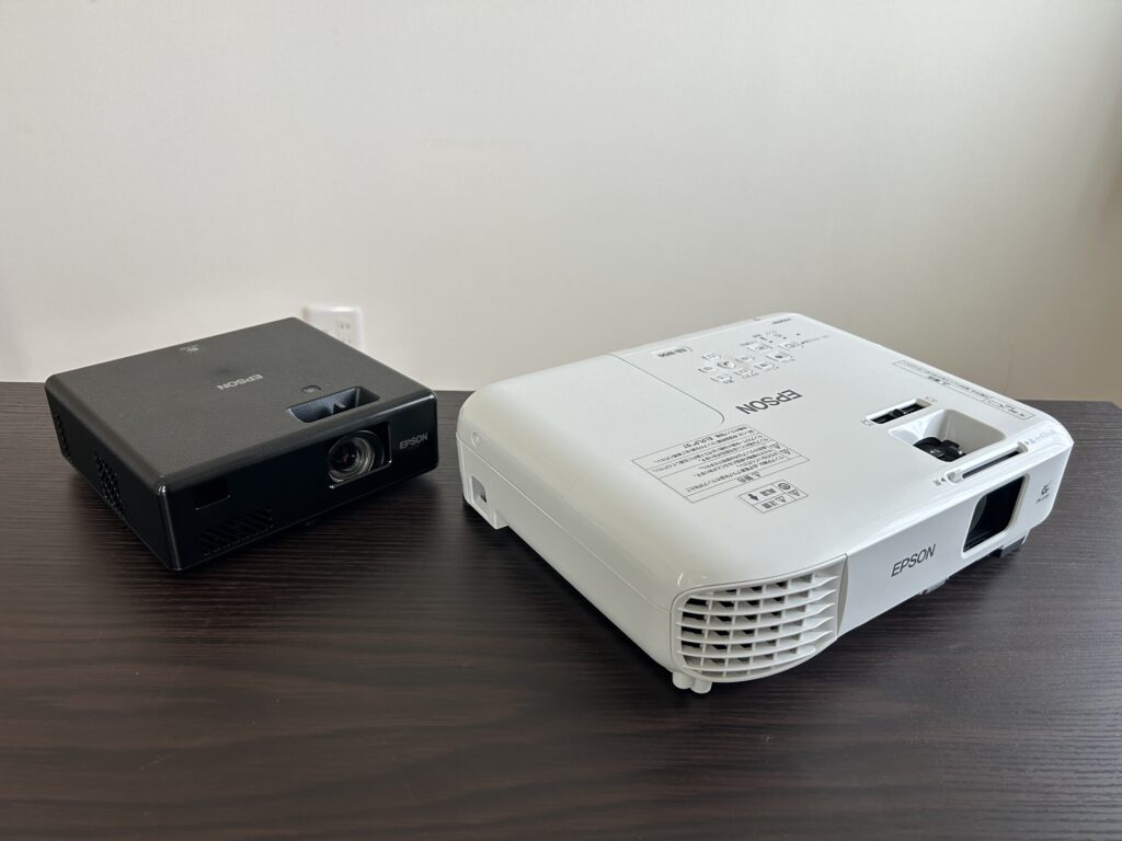 EF-11とEB-W06のサイズ比較