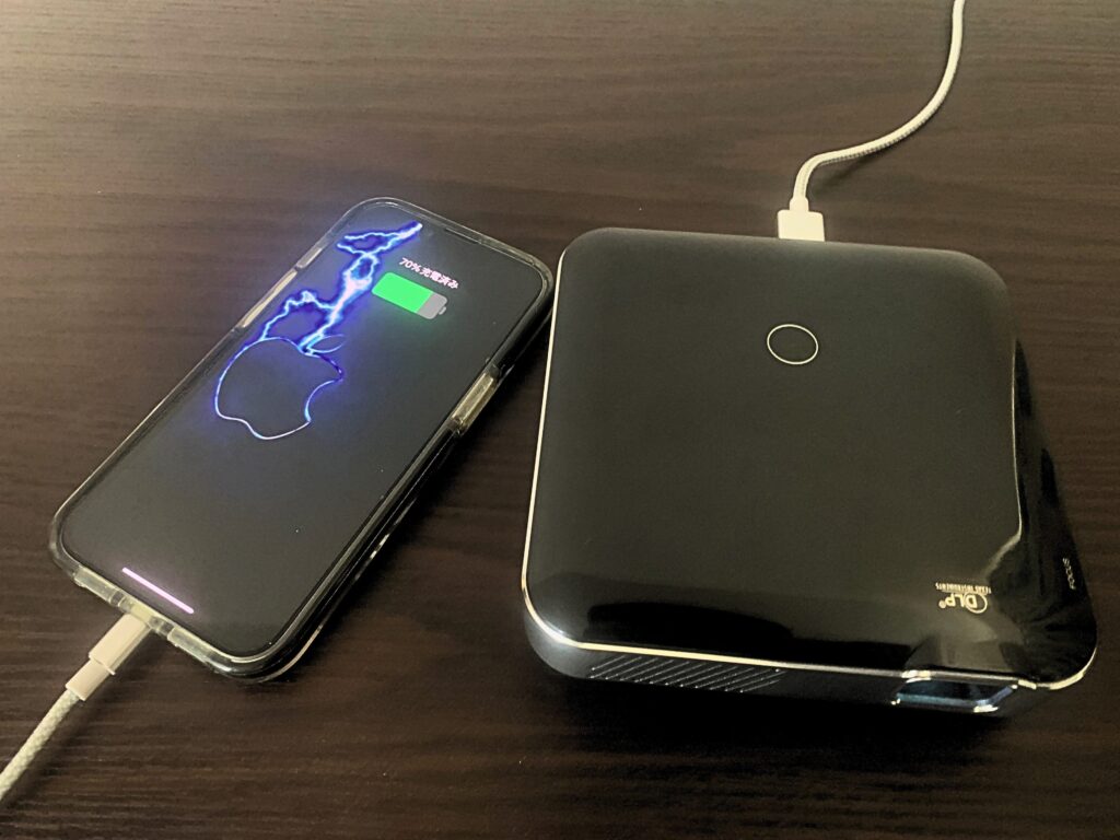 カベーニプロ2でスマホを充電