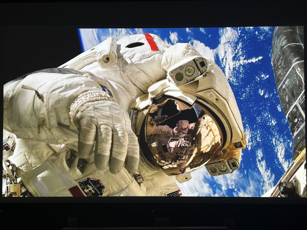 Nebula Cosmos 4K SE100インチの映像