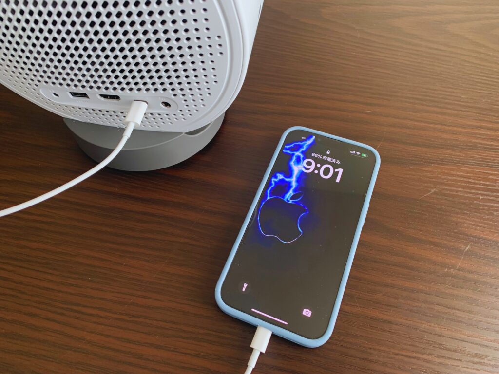 GV50でスマホを充電