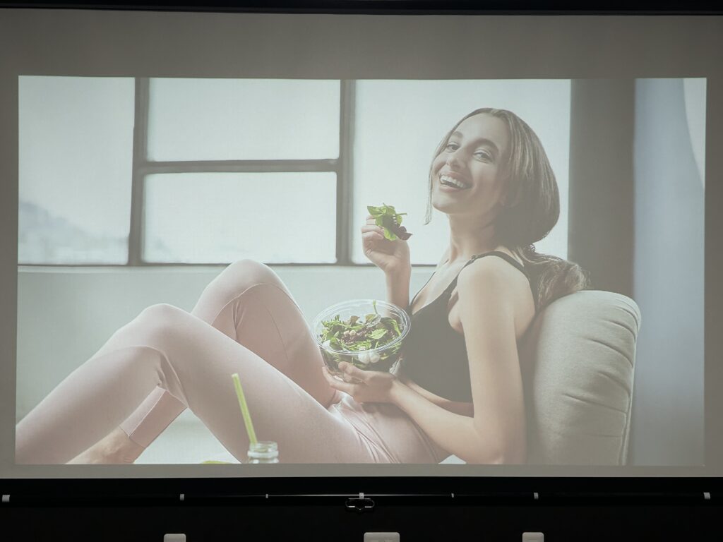 Freedo明るい部屋の映像