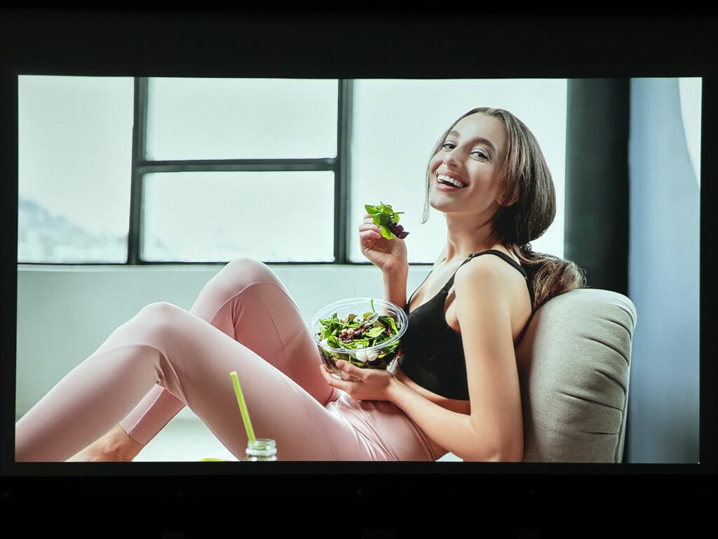 Freedo暗室の映像