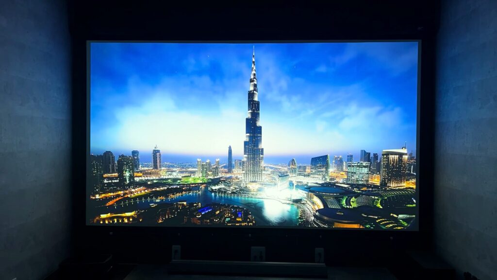 VisionMaster Max 120インチの映像