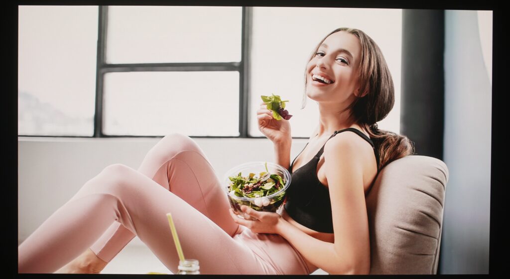 N3 Ultimate少し明るい部屋の映像