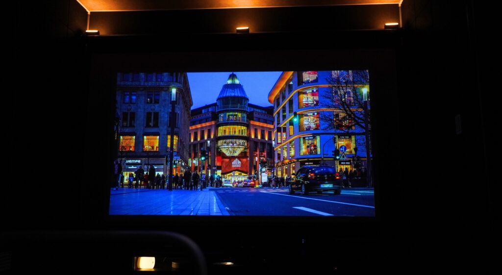 鮮やかなカラー