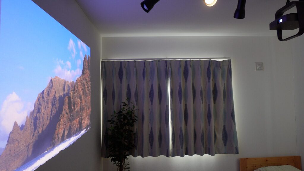 ダクトレールで天吊り投影